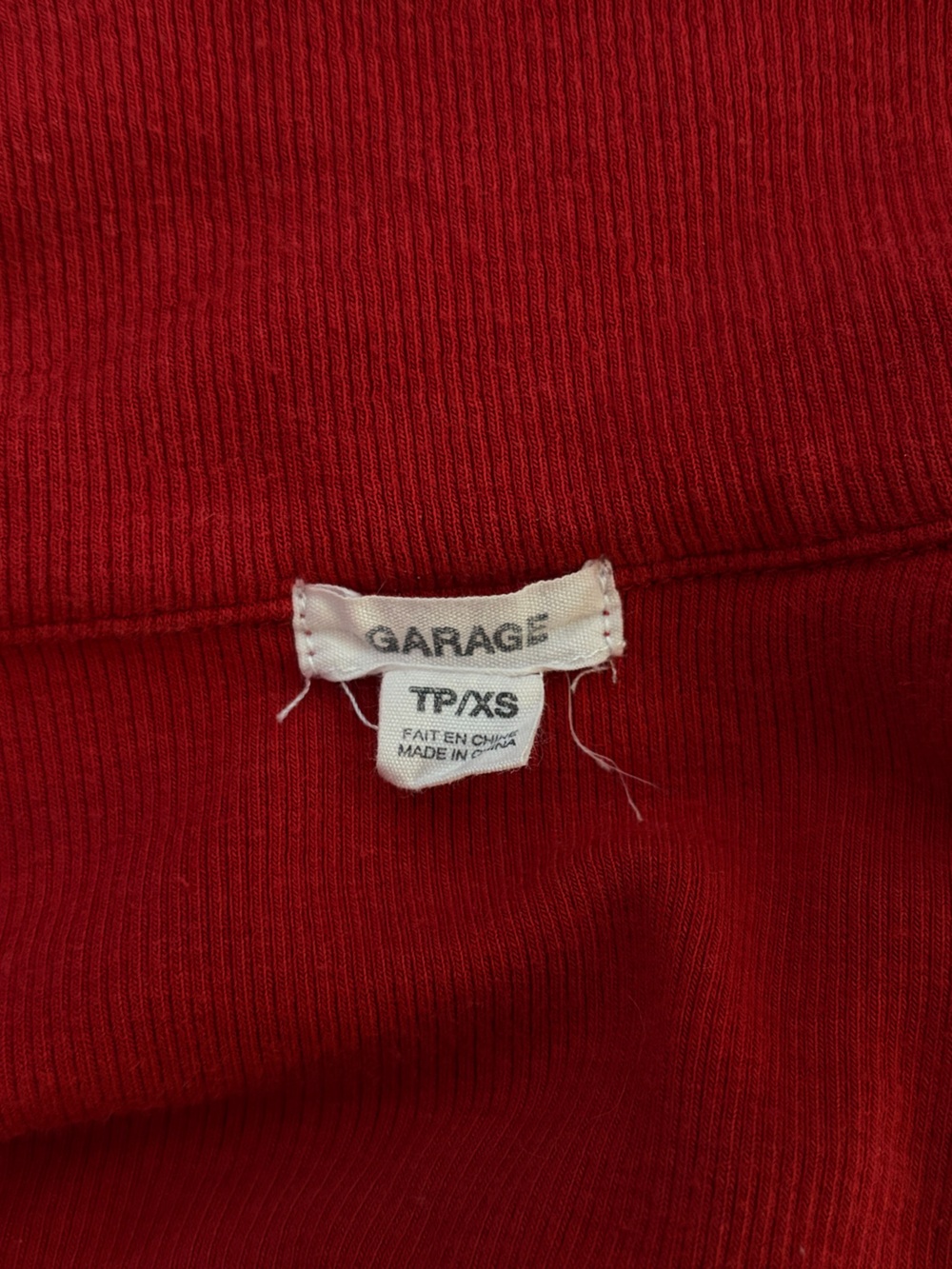 Red Ribbed V-Neck Short Sleeve Top - Picture 6 of 6